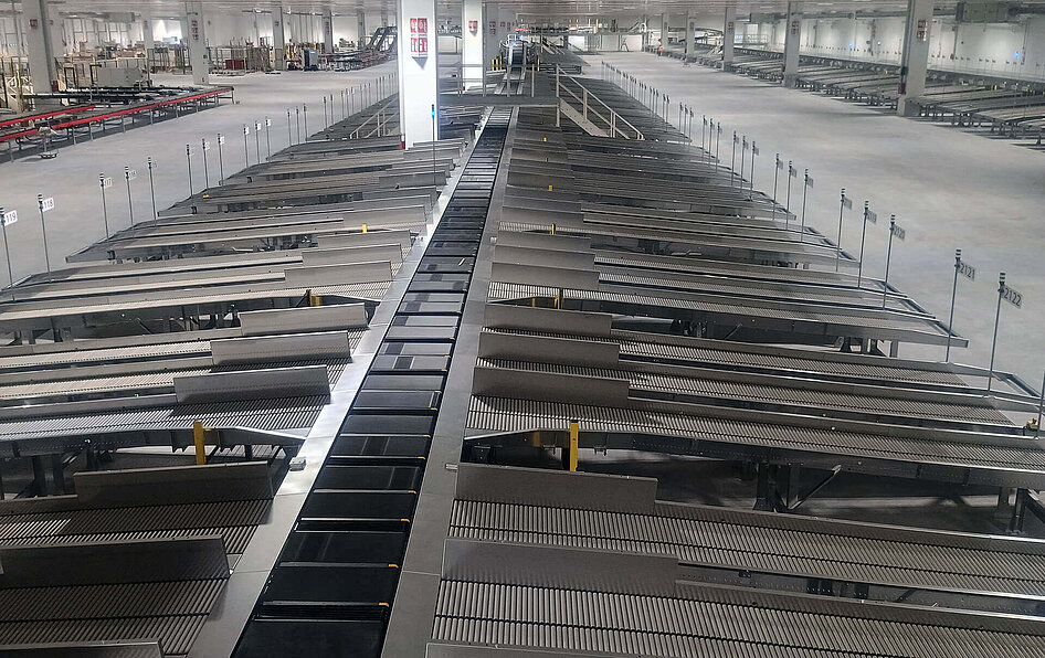 Fives' GENI-Belt sorter at Coop Consorzio Nord Ovest