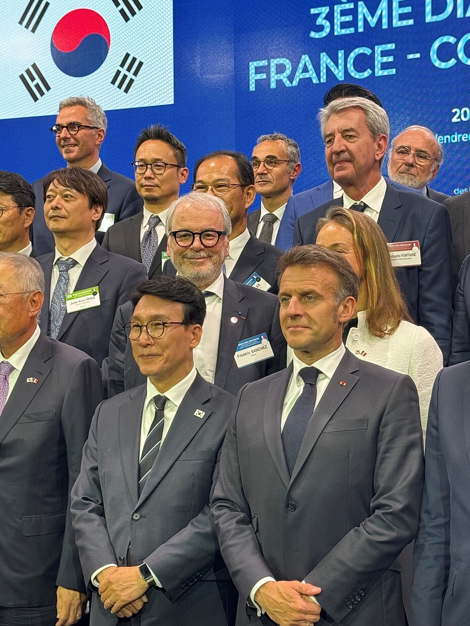 Emmanuel Macron and French business delegation in South Korea