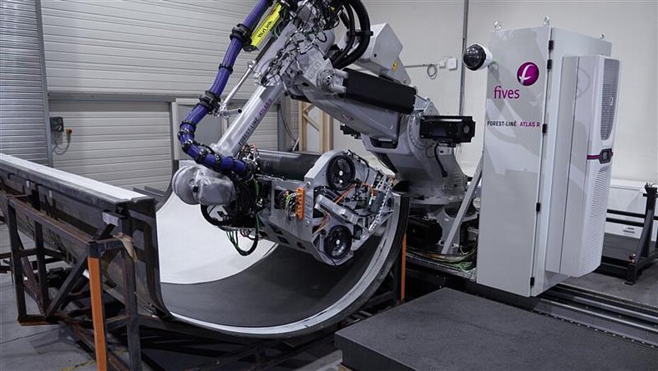 Automated tape laying with Atlas-R