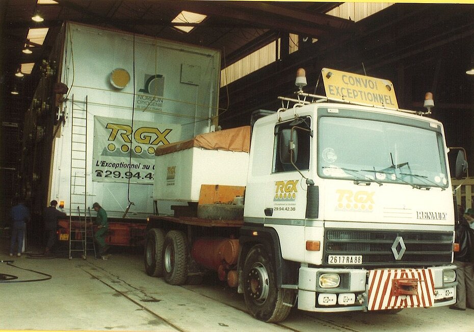 Old Cold box's leaving Fives Cryo worshops in 1991 Fives confirms its position of leader in South Korea