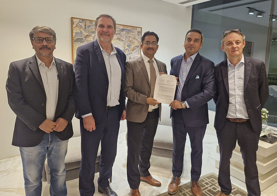 Contract signature with JSW Steel