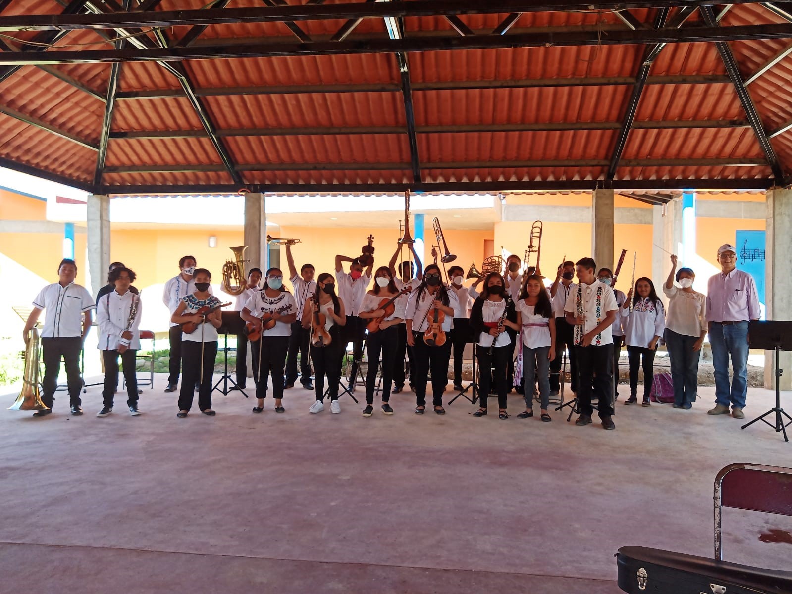 Fives and the Music School of Santa Cecilia, Mexico